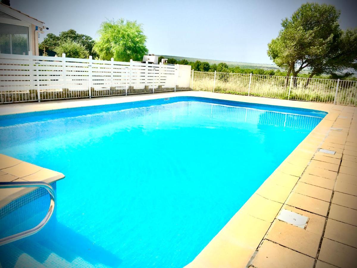 Proche Narbonne - AUDE 11- Saint pierre la Mer - ravissant pavillon plain pied F2- vaste terrasse - résidence avec piscine à 800M de la plage -Climatisé- parking privé - wifi gratuit Exterior foto